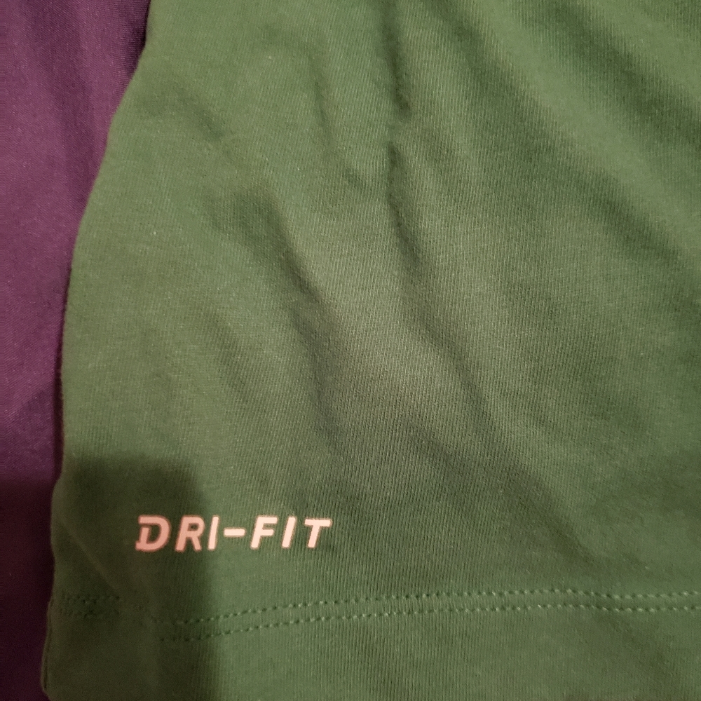 🏀 Boston Celtics T-Shirt 🏀 - Picture 3 of 5